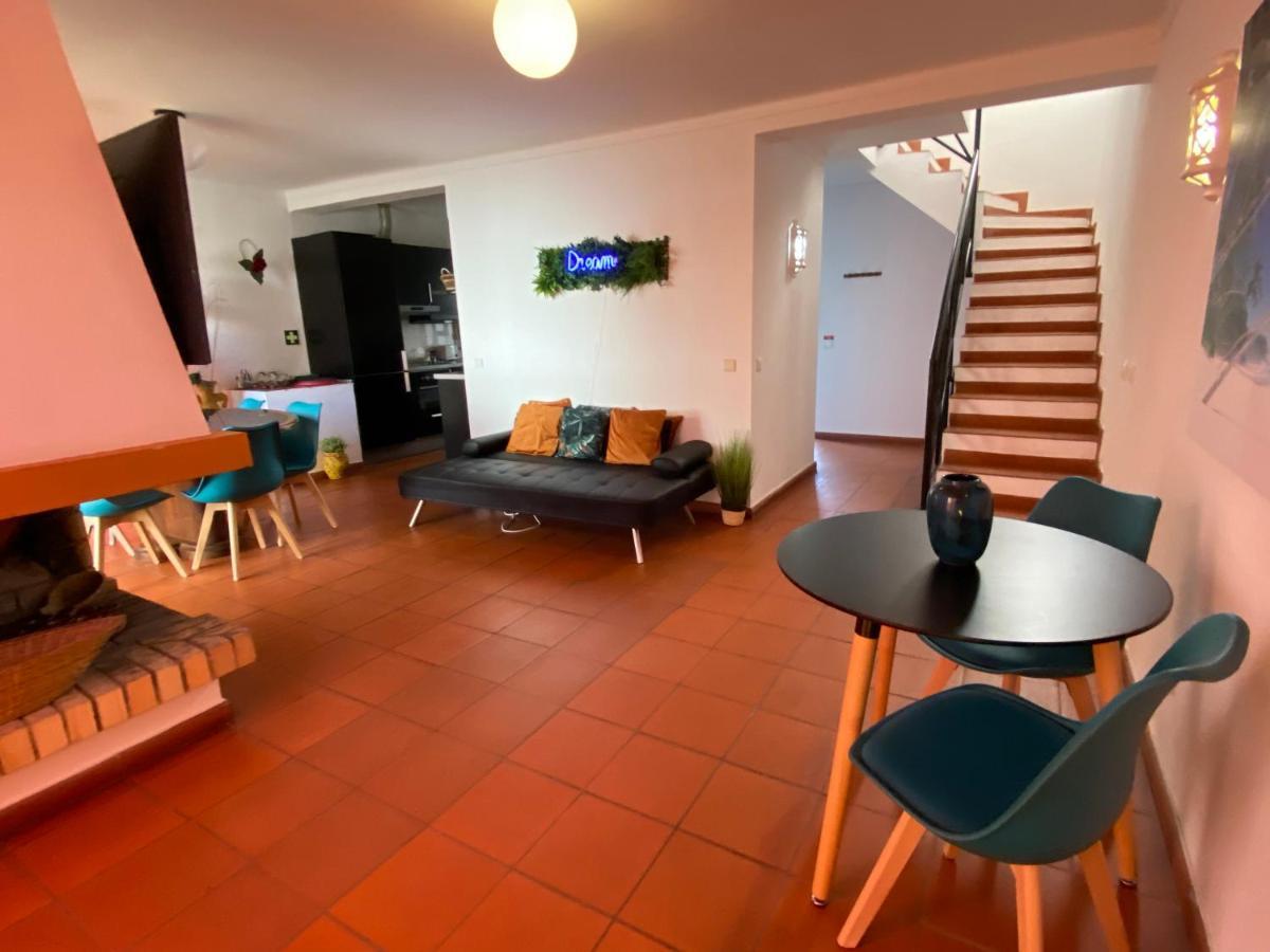 Summer House, Only 2 Minutes To The Beach In Vilamoura! Villa Exteriör bild