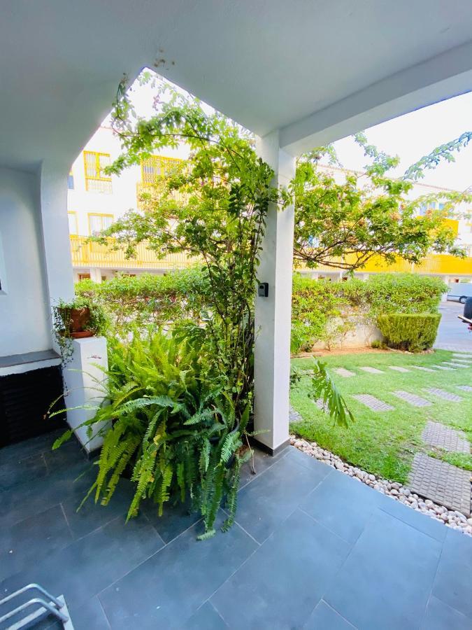 Summer House, Only 2 Minutes To The Beach In Vilamoura! Villa Exteriör bild