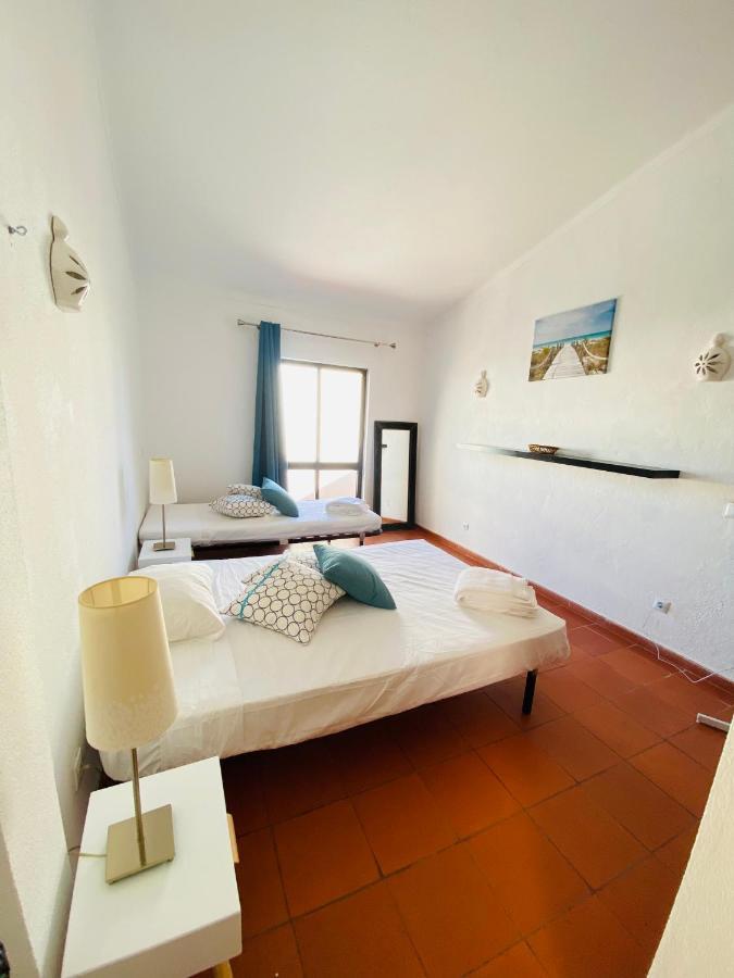 Summer House, Only 2 Minutes To The Beach In Vilamoura! Villa Exteriör bild